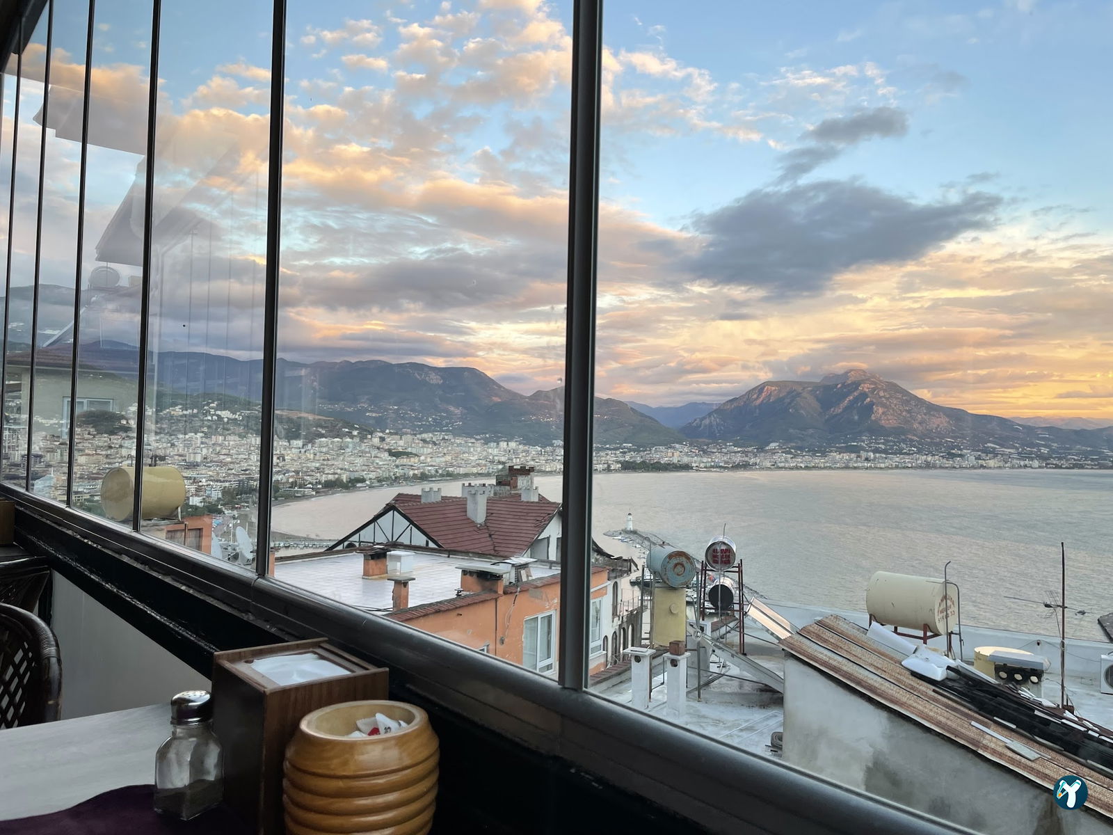 Termi̇nal Restaurant Cafe