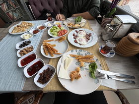 Termi̇nal Restaurant Cafe
