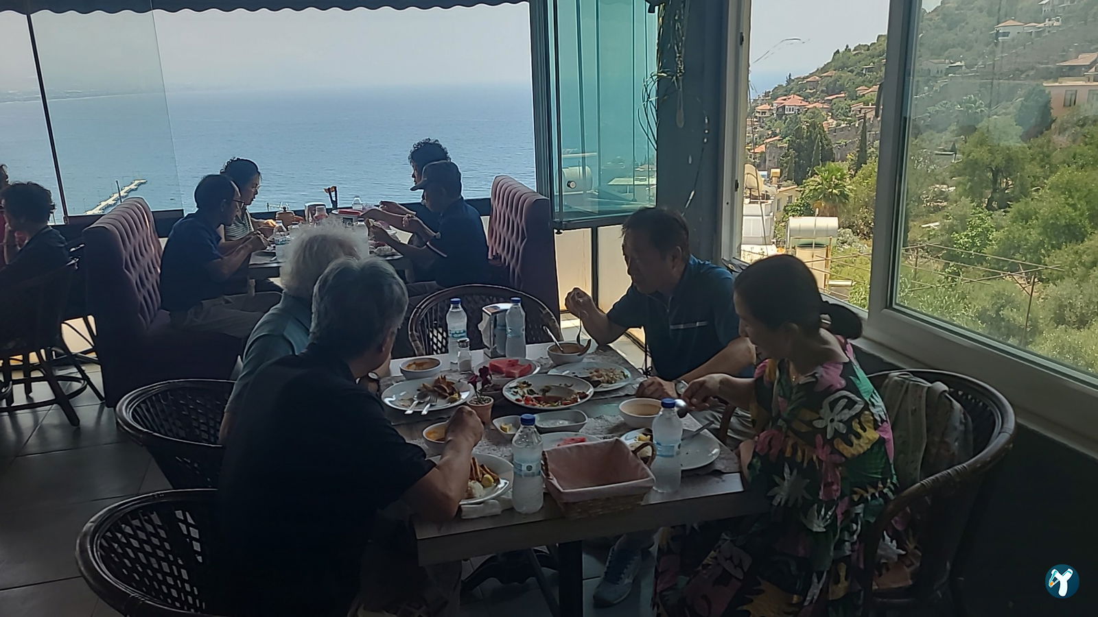 Termi̇nal Restaurant Cafe