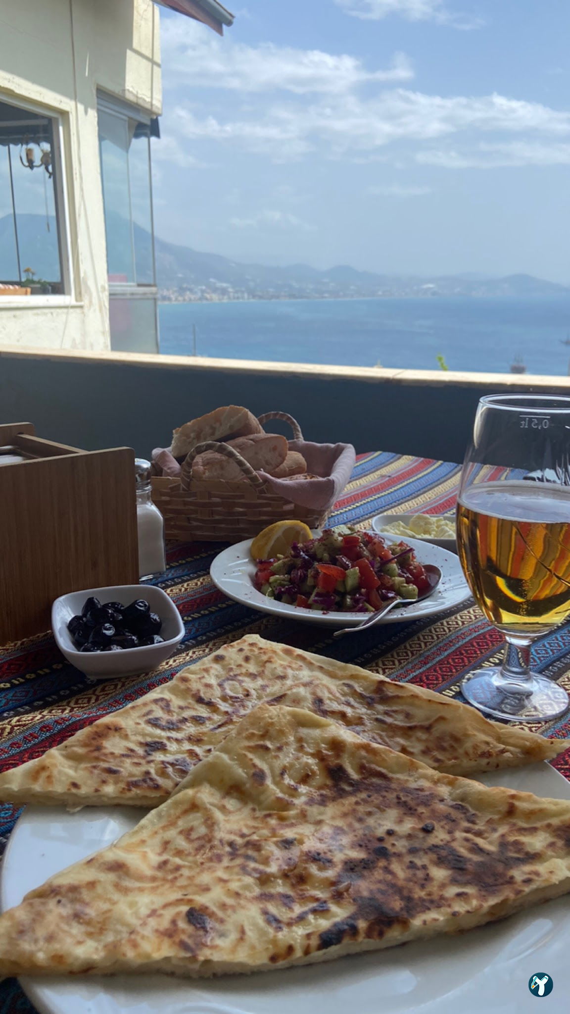 Termi̇nal Restaurant Cafe