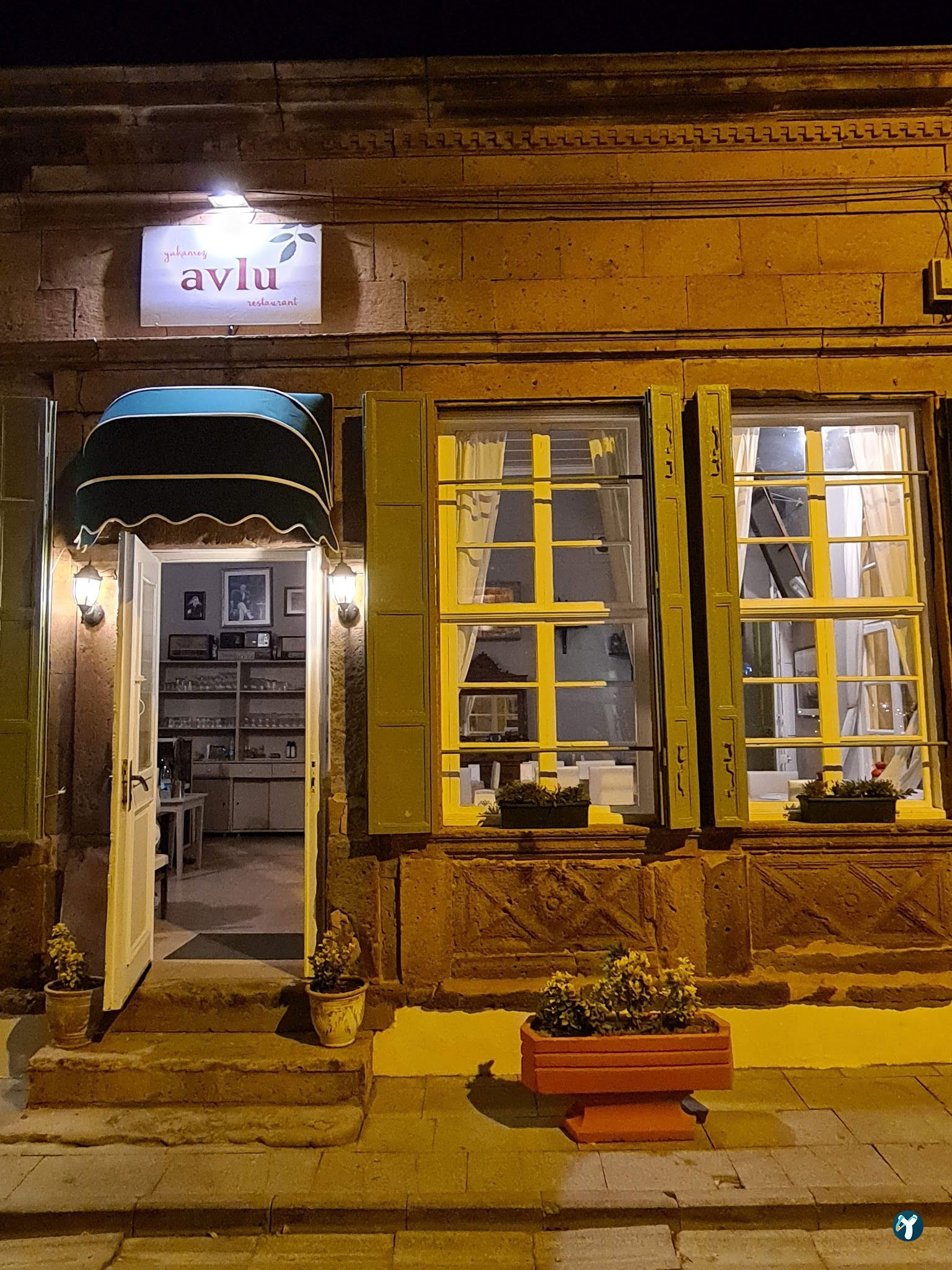 Yakamoz Avlu Restaurant