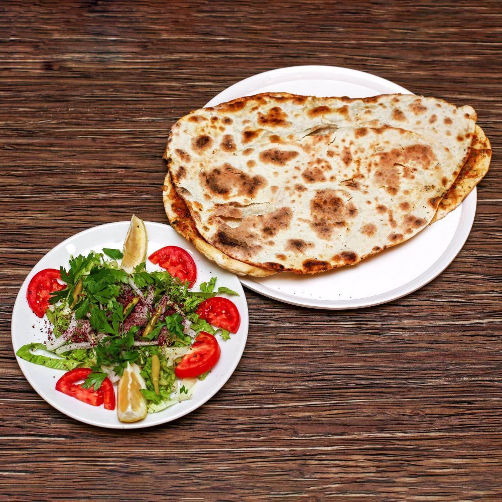 Tavuk Etli Kaşarlı Lahmacun