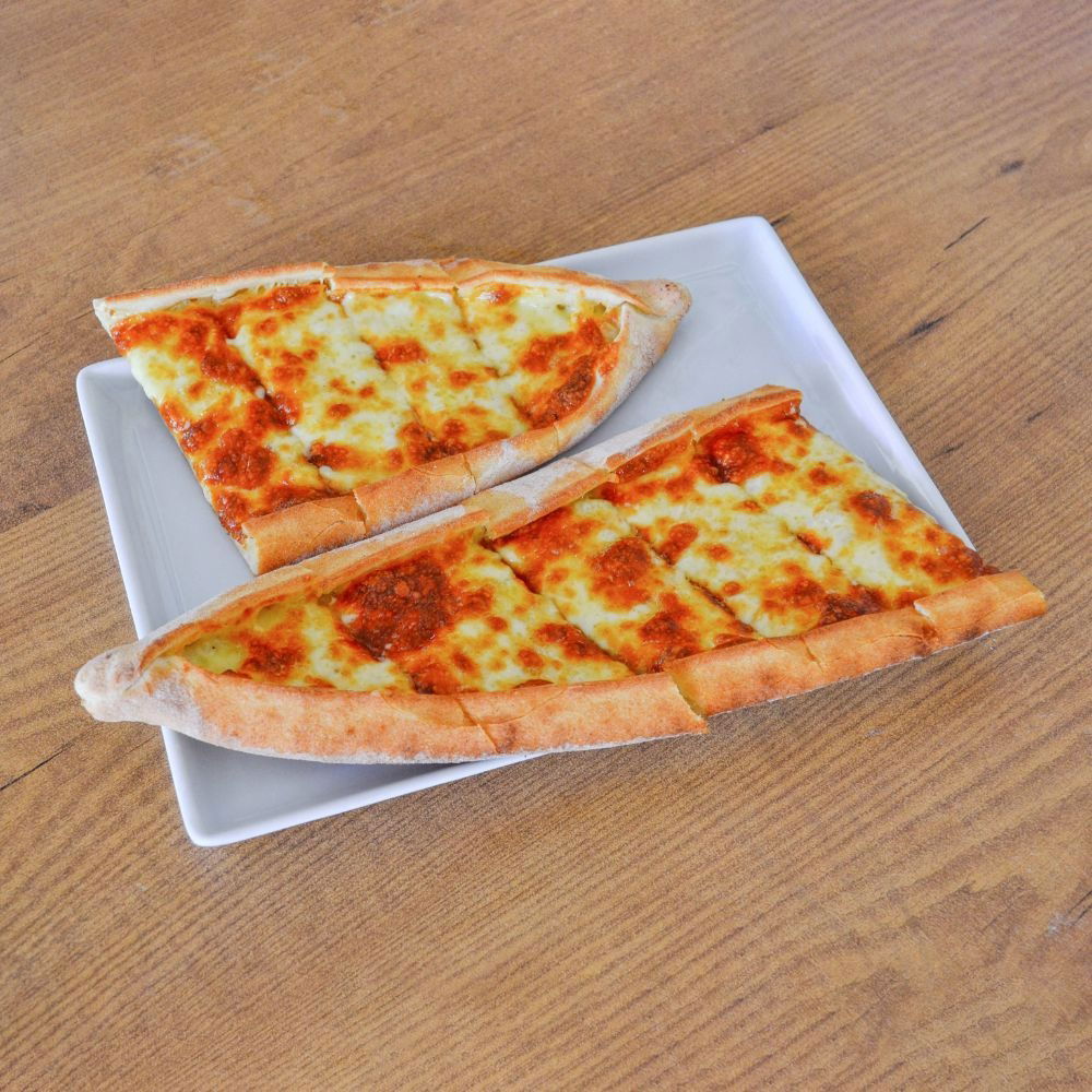 Isırgan Otlu Kaşarlı Pide