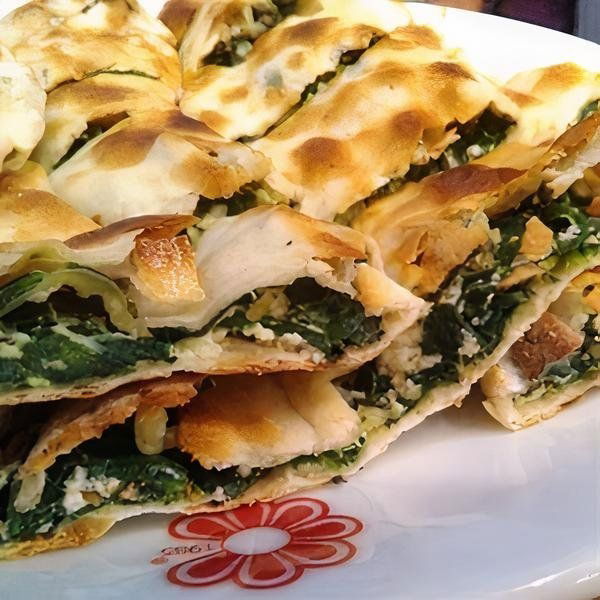 Isırgan Otlu Peynirli Pide