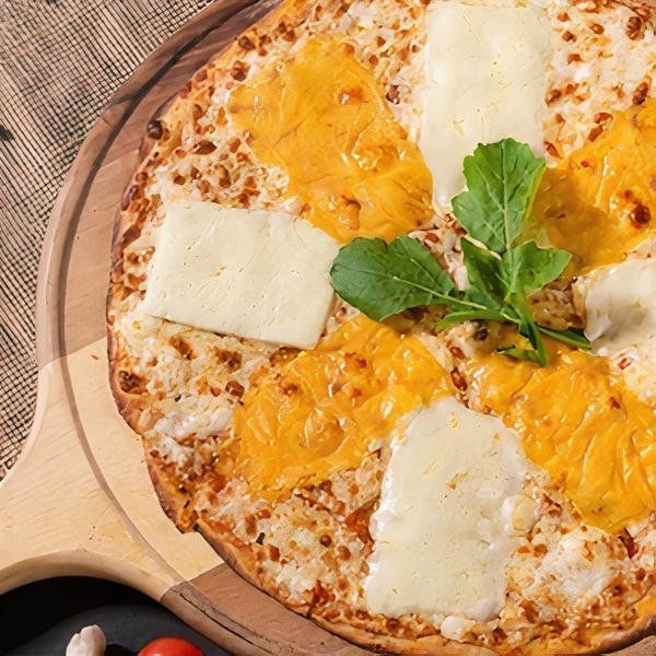 4 Peynirli Pizza