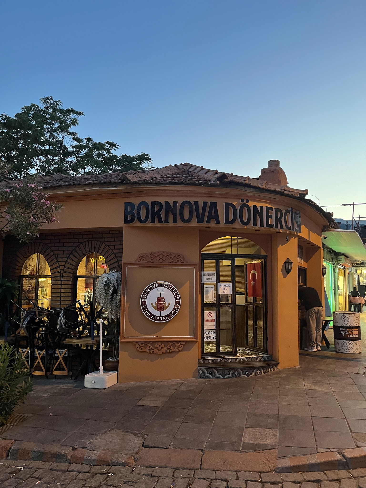 Tarihi Bornova Dönercisi