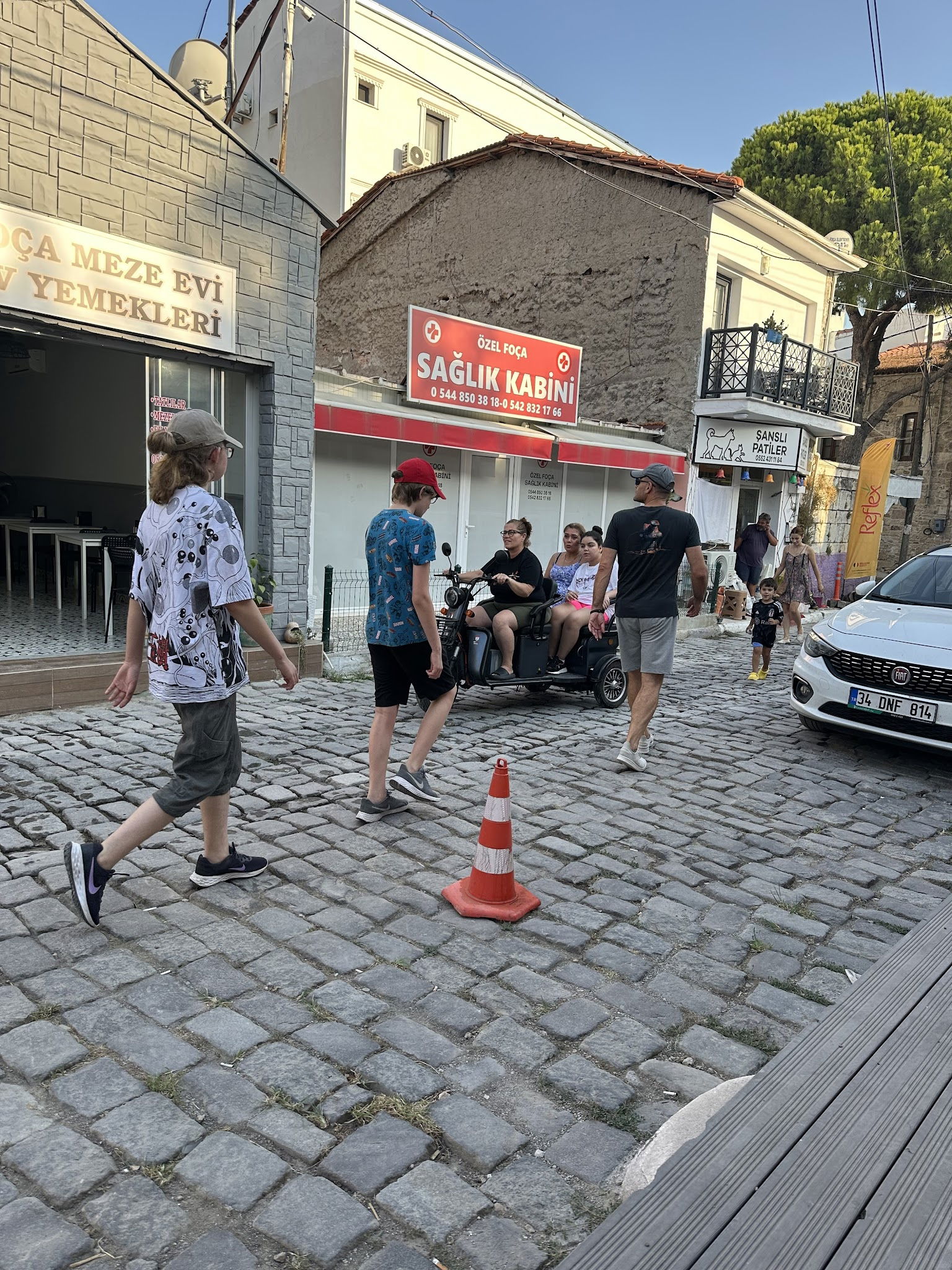 Foça Meze Evi Ve Ev Yemekleri