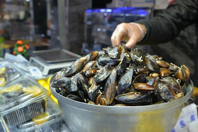 Meşhur midyeci Ahmet bostanlı