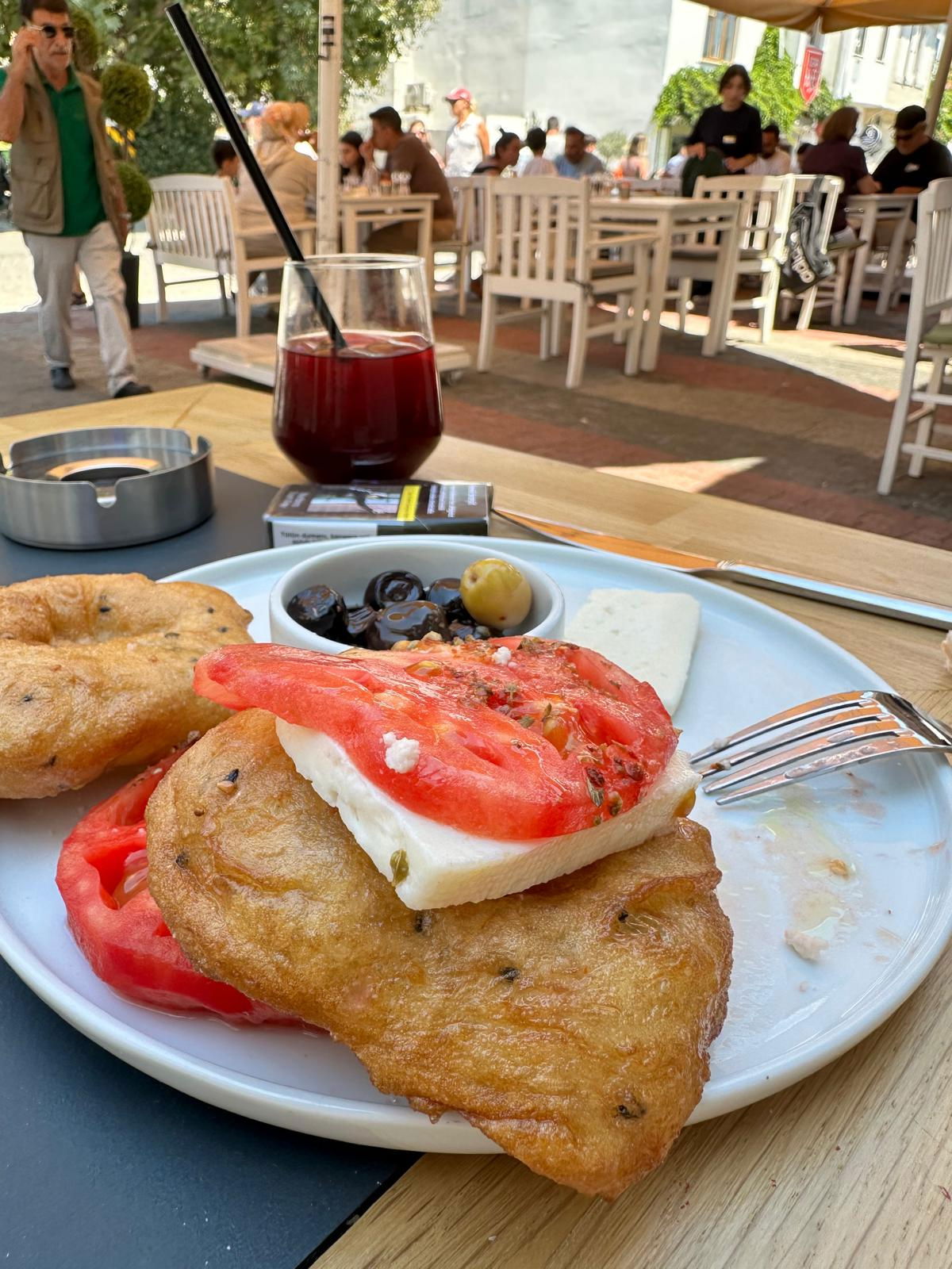 Meydani Cafe & Pastane Bozcaada