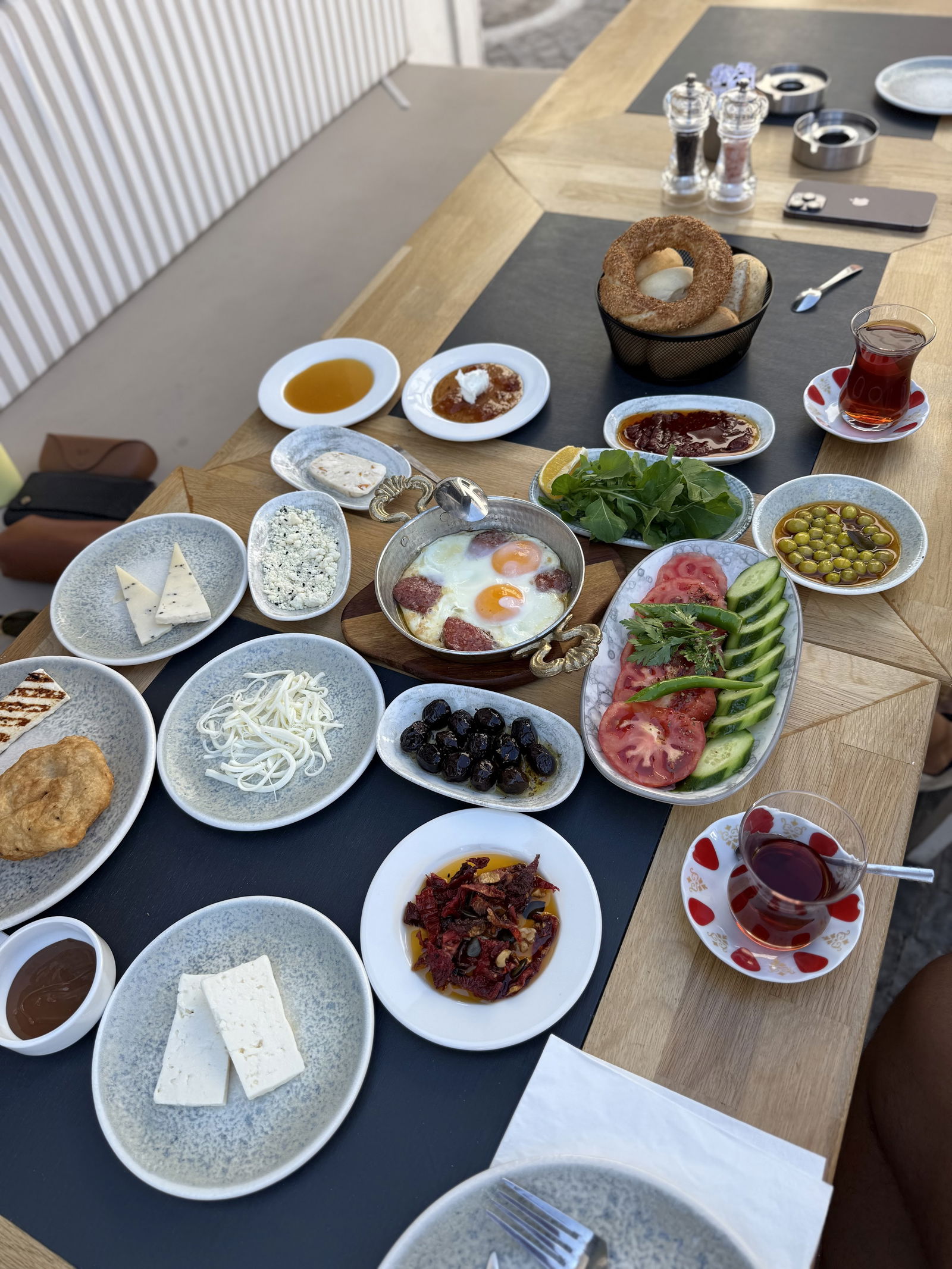 Meydani Cafe & Pastane Bozcaada