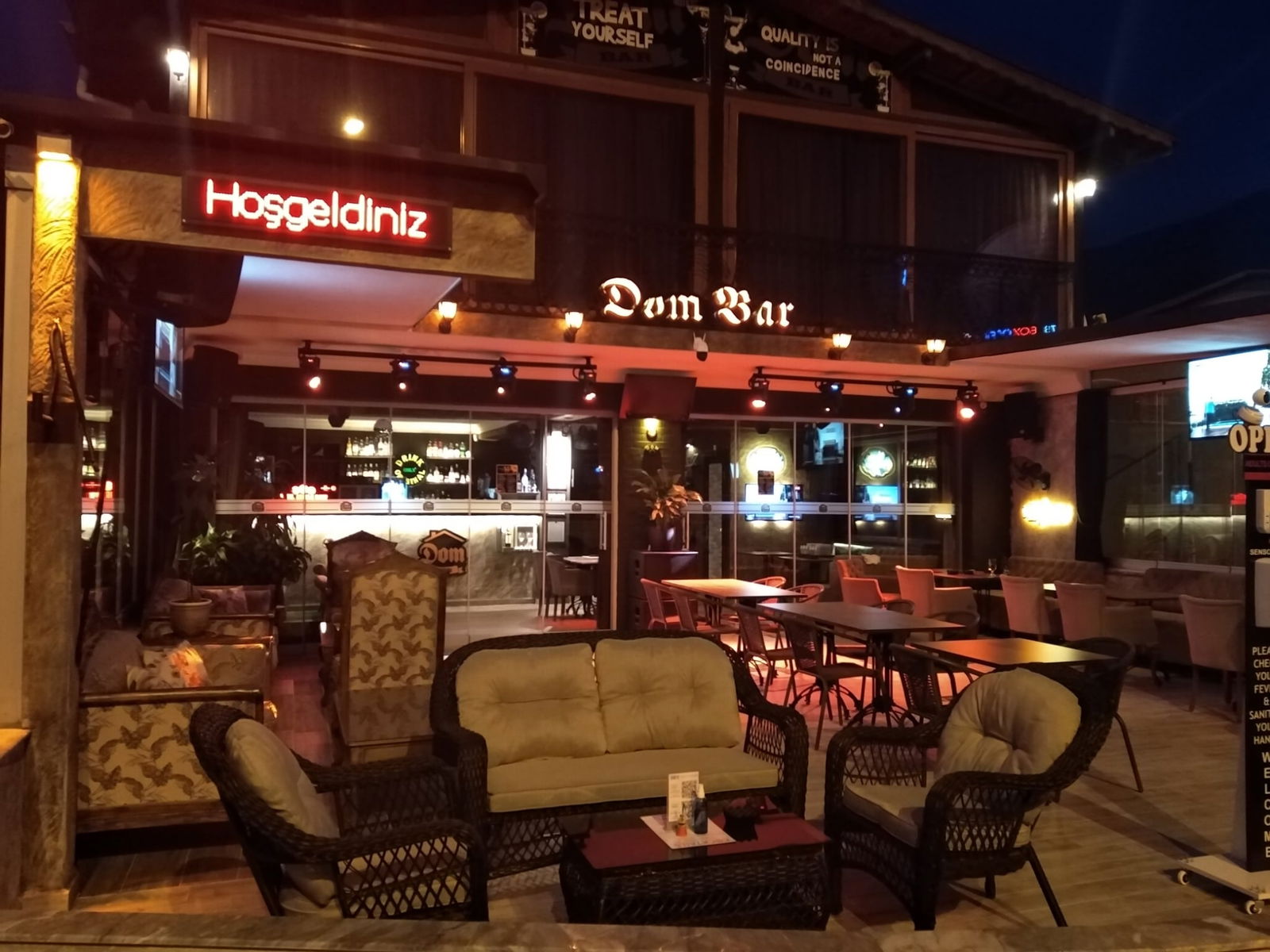 Dom Bar