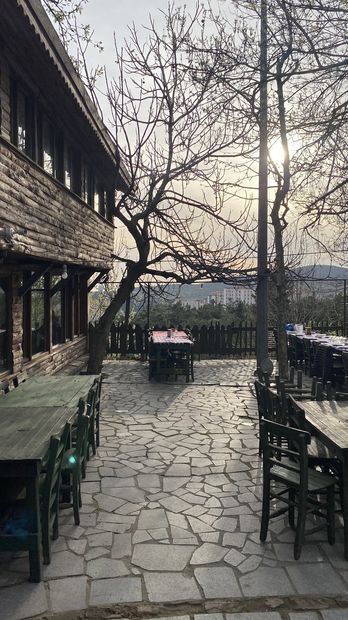 Cennet Bahçesi Hasan'In Yeri