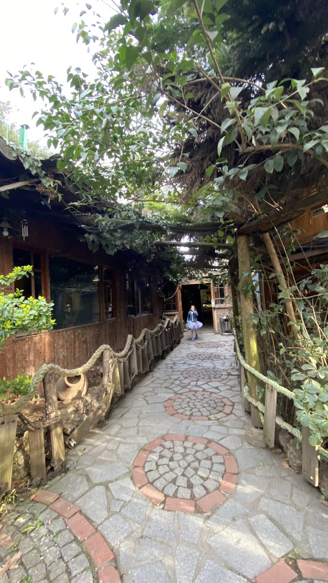 Cennet Bahçesi Hasan'In Yeri