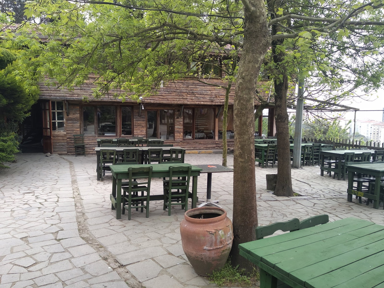 Cennet Bahçesi Hasan'In Yeri