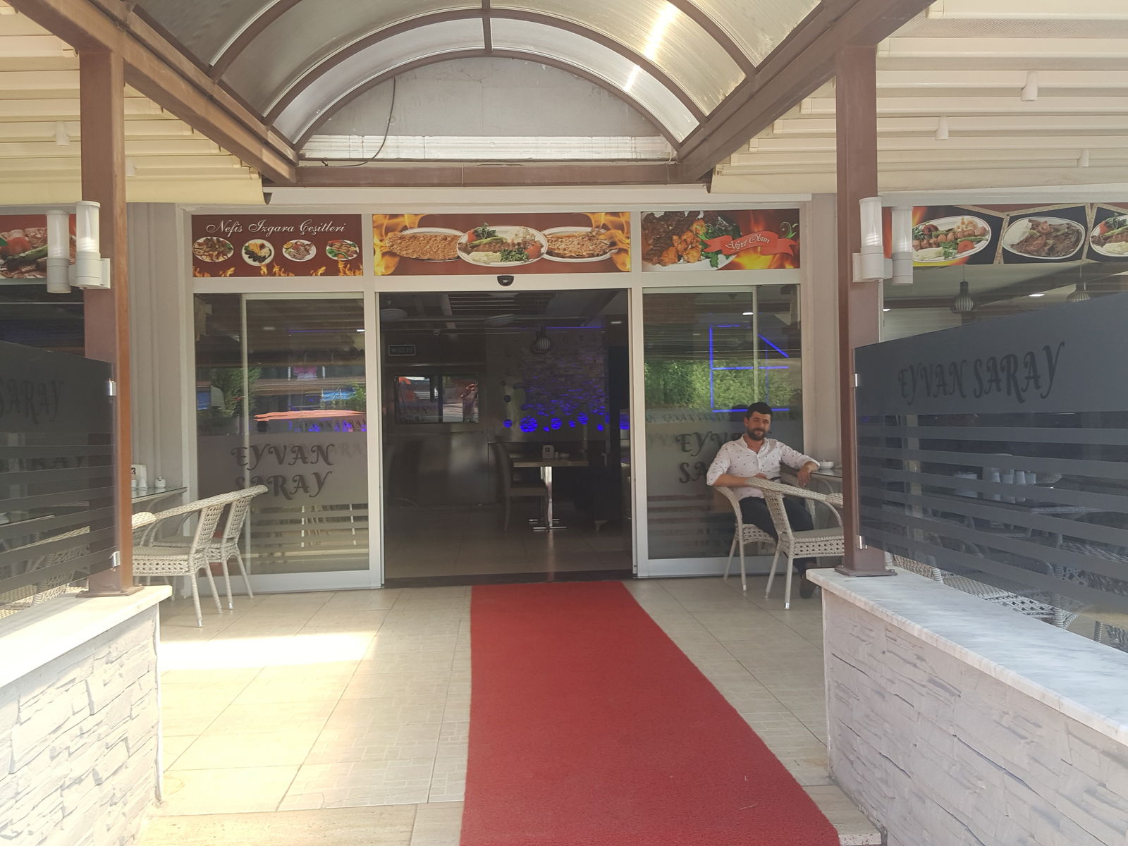 Eyvan Saray Restoran