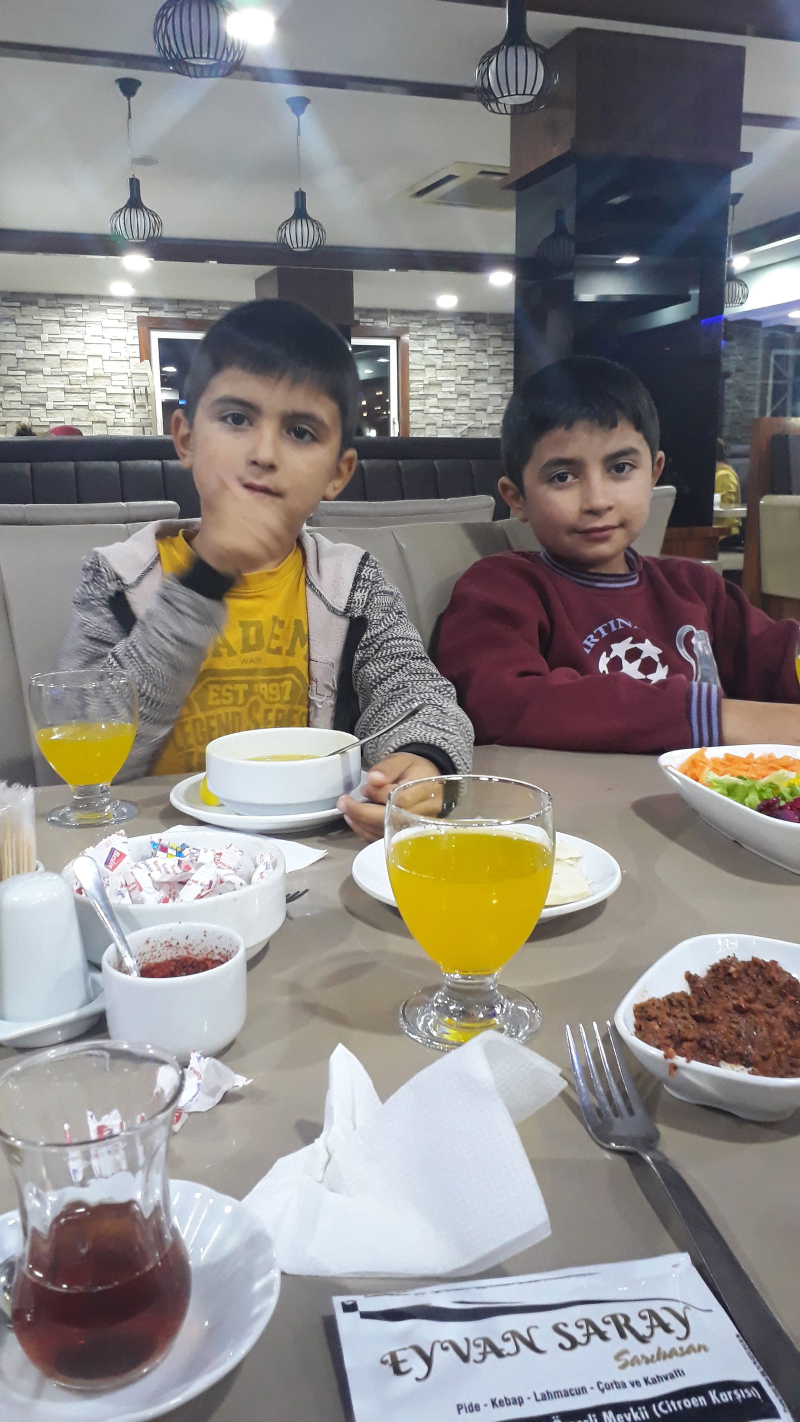 Eyvan Saray Restoran