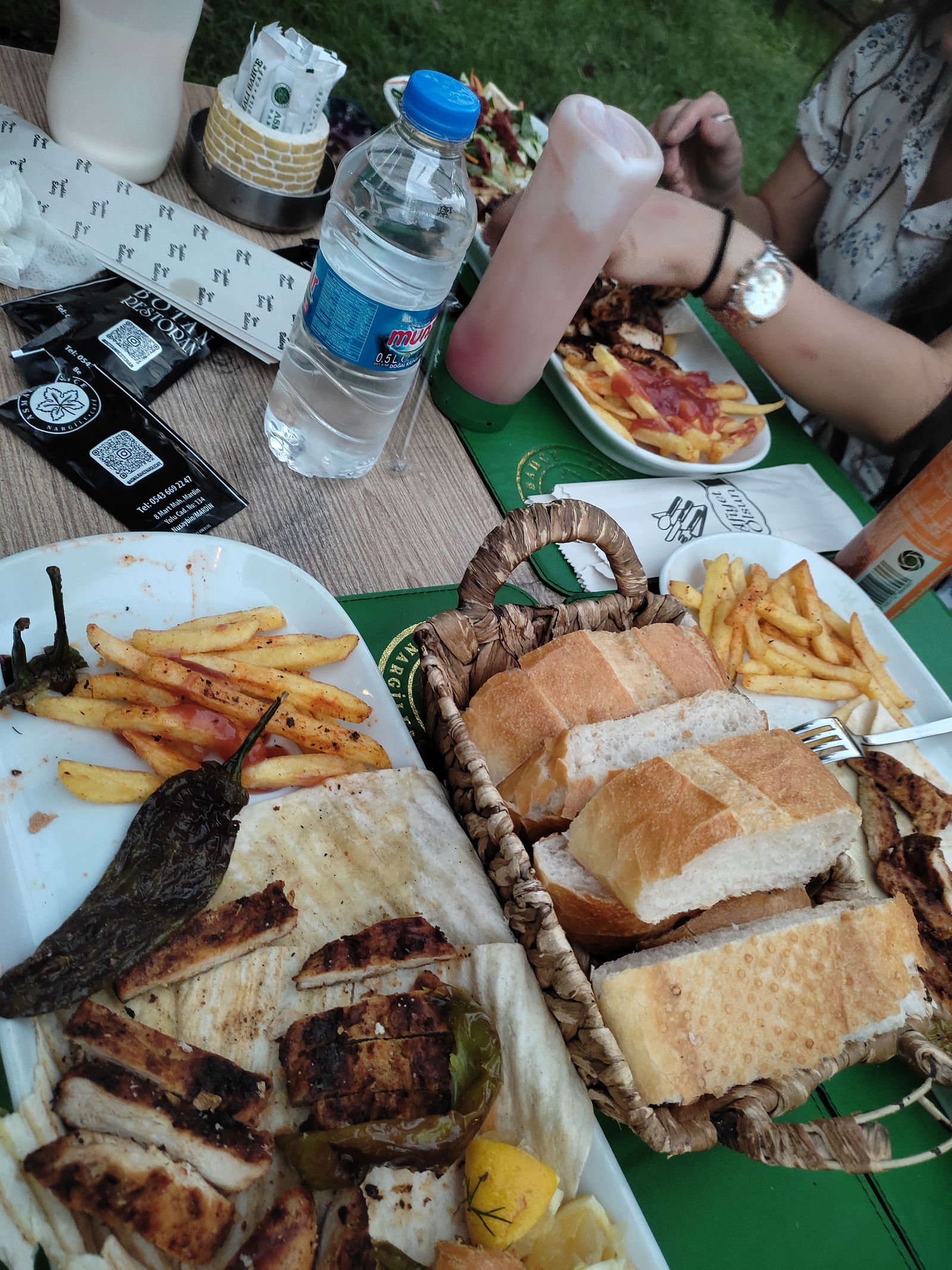 Asmalı Bahçe Nargile & Cafe