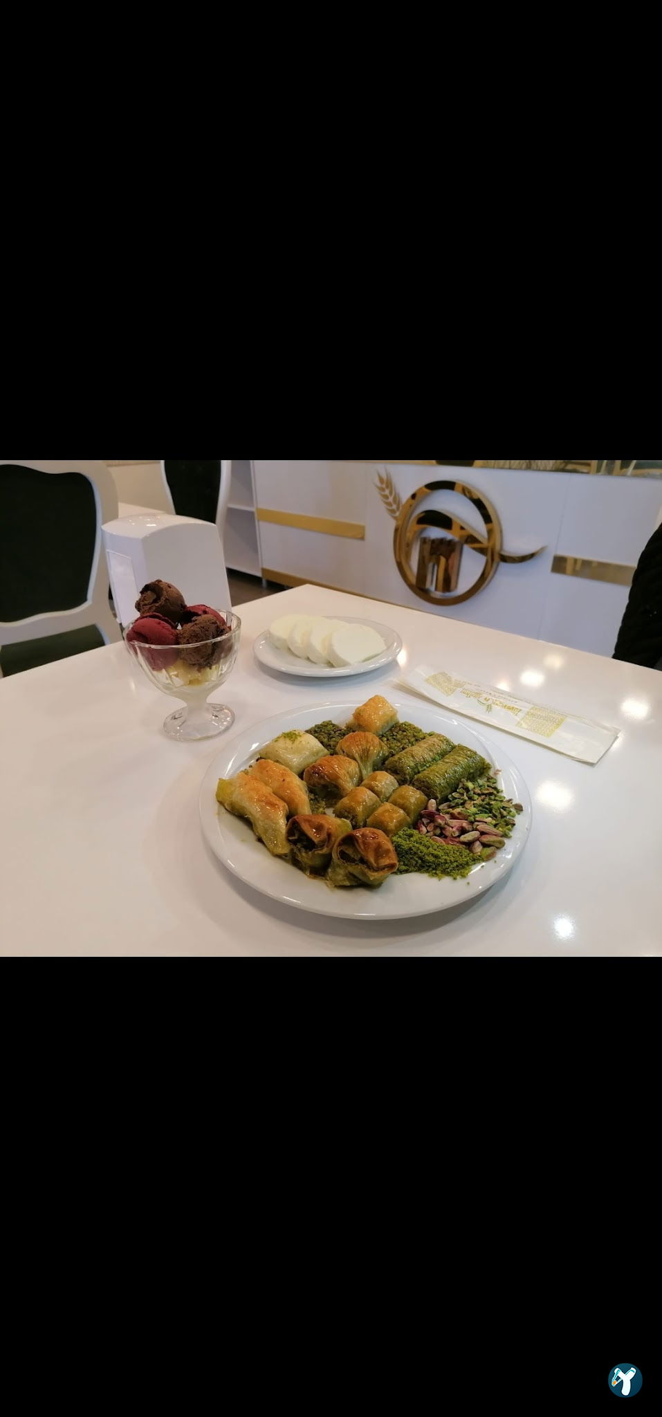 Bergama Hacıoğlu Baklava& Künefe
