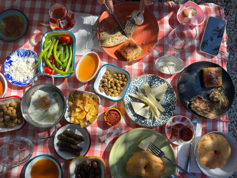 Asmalı Çardak Kahvaltı Evi
