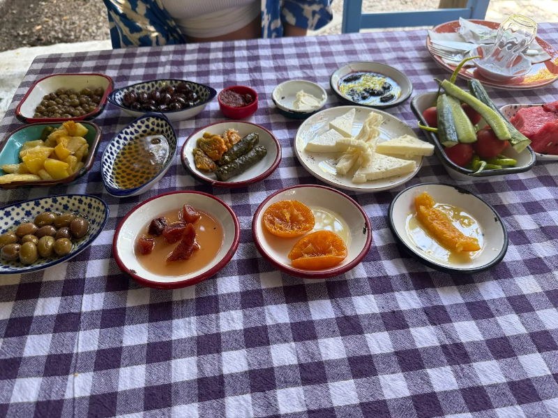 Asmalı Çardak Kahvaltı Evi