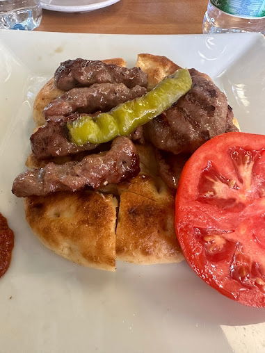 Köfteci Ramiz Ve Ziyafet Kuzu Çevirme Oksijen İzmir Yönü