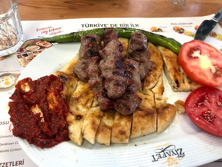Köfteci Ramiz Ve Ziyafet Kuzu Çevirme Oksijen İzmir Yönü
