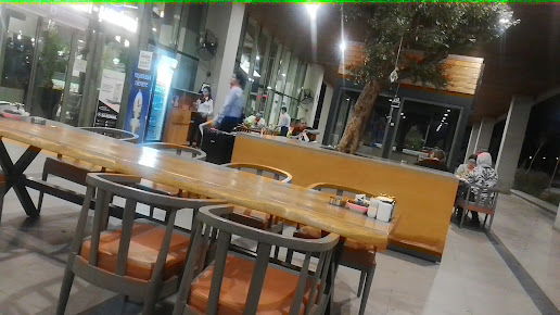 Köfteci Ramiz Ve Ziyafet Kuzu Çevirme Oksijen İzmir Yönü