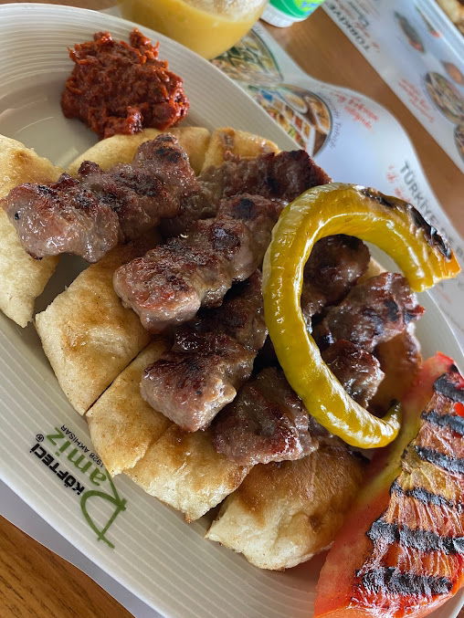 Köfteci Ramiz Ve Ziyafet Kuzu Çevirme Oksijen İzmir Yönü