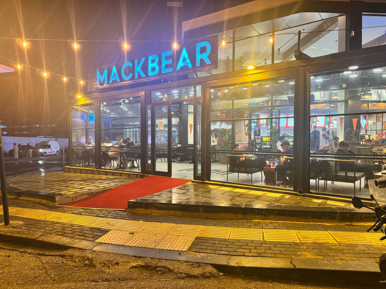 Mackbear Coffee Co. Törekent