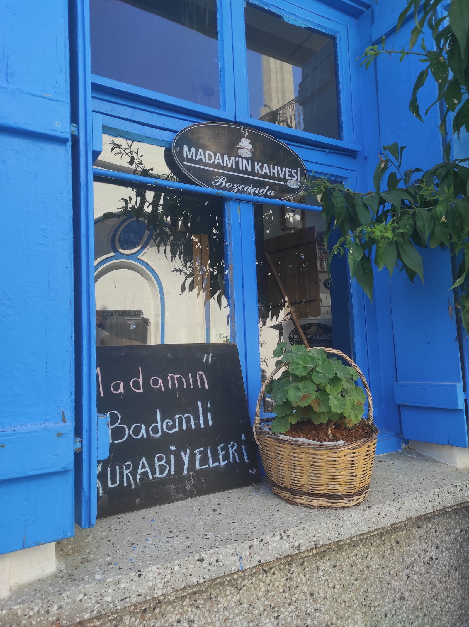 Madamın Kahvesi Bozcaada