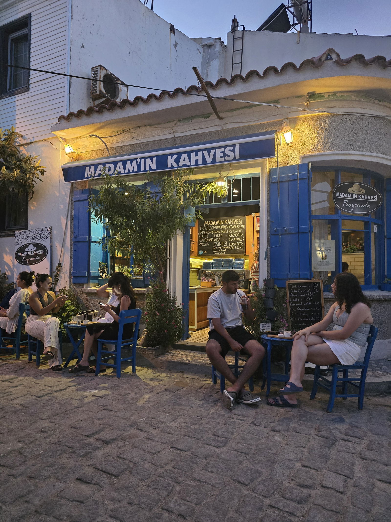 Madamın Kahvesi Bozcaada