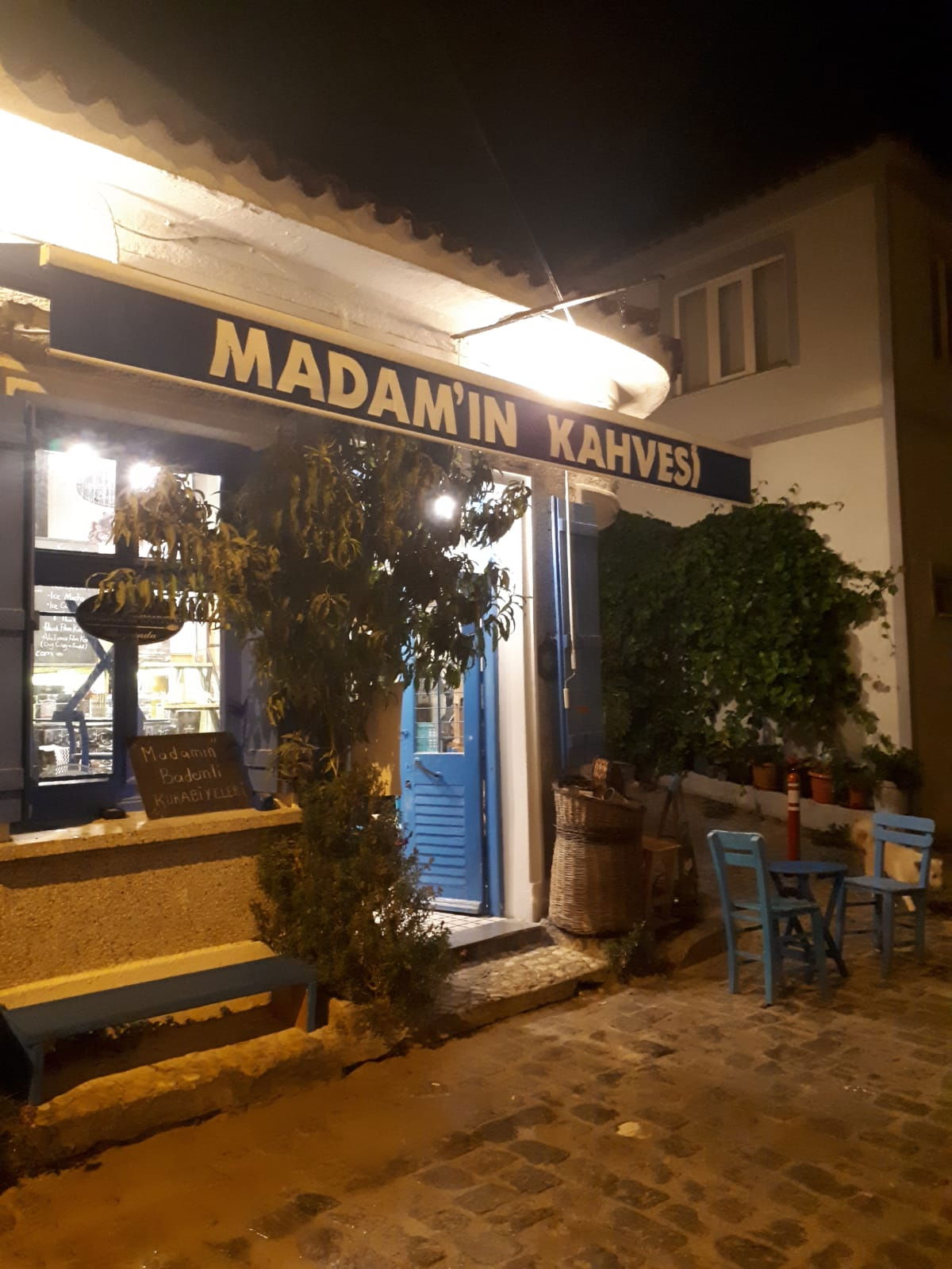 Madamın Kahvesi Bozcaada