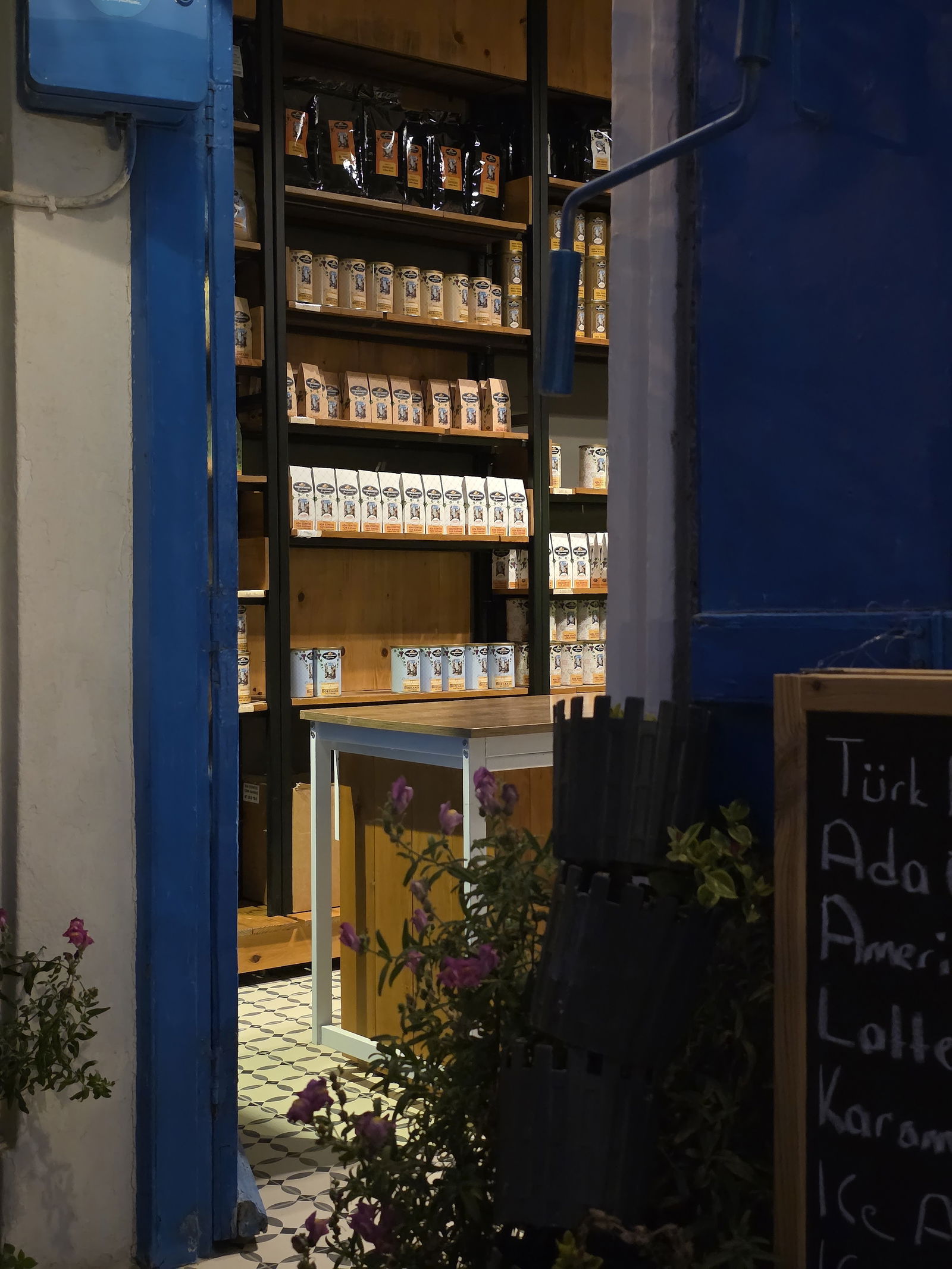 Madamın Kahvesi Bozcaada