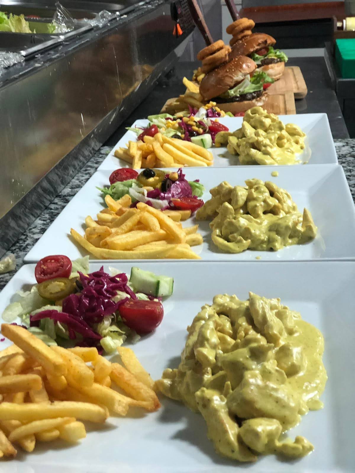 Glorious'S Cafe & Restaurant