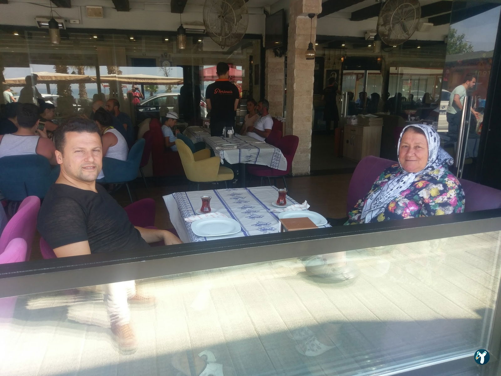 Glorious'S Cafe & Restaurant