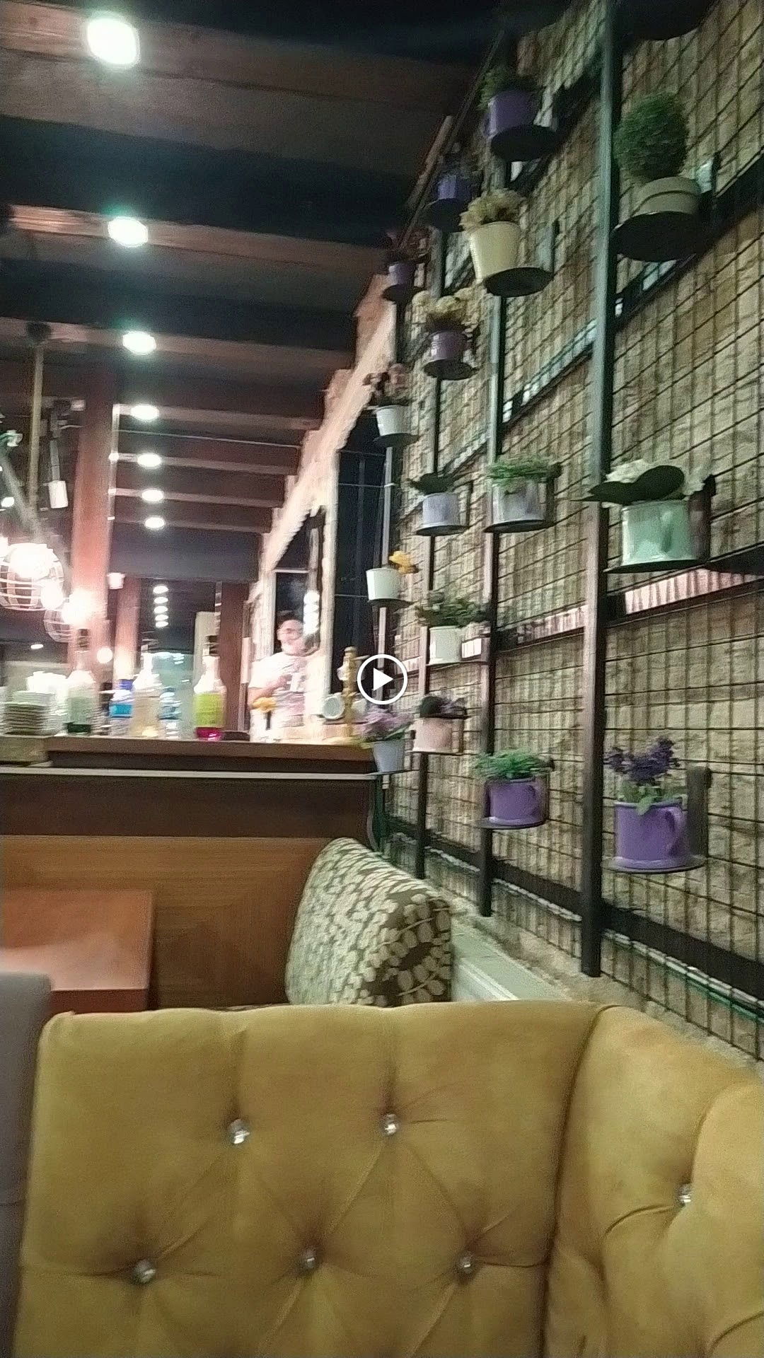 Glorious'S Cafe & Restaurant