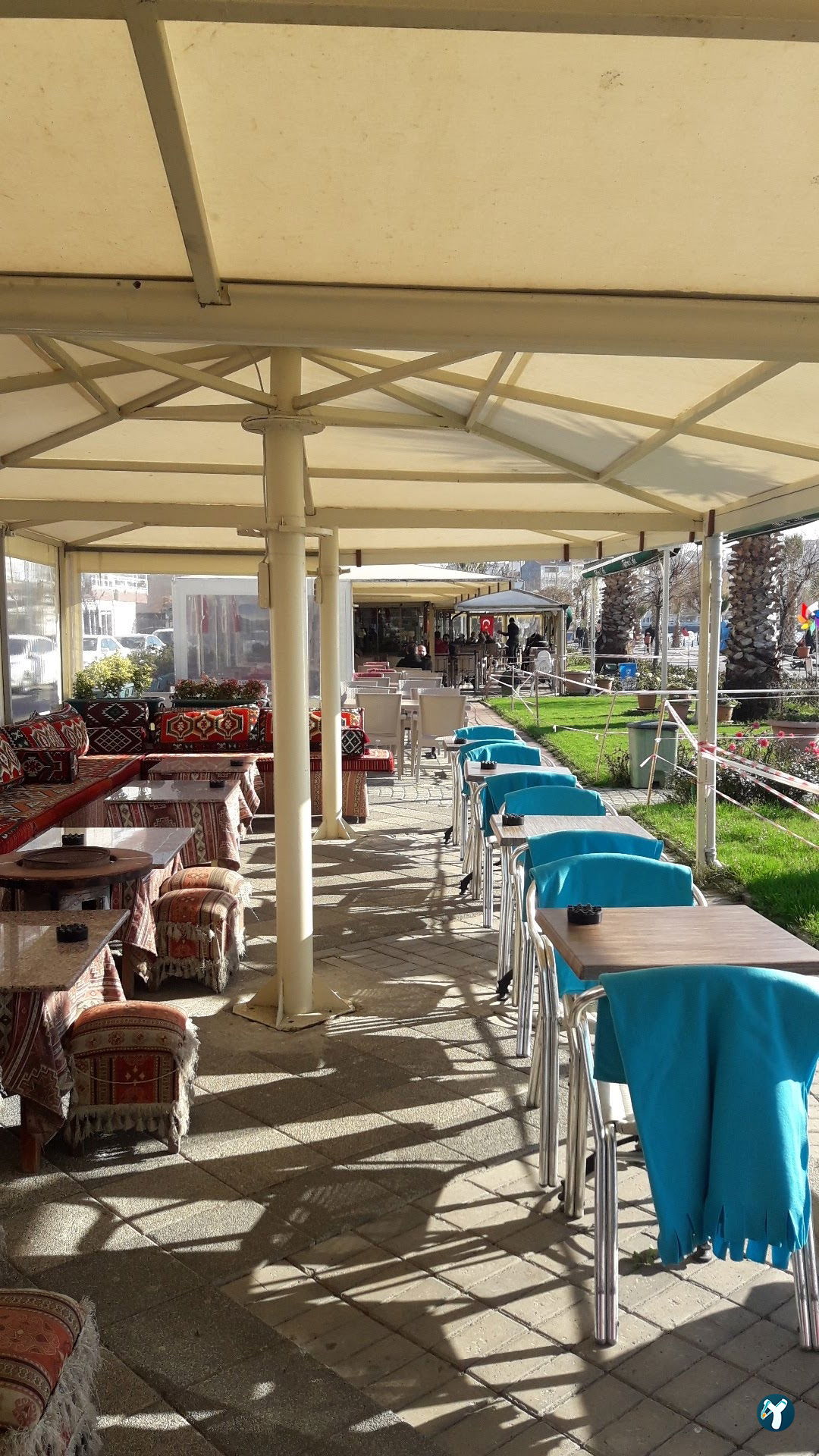 Glorious'S Cafe & Restaurant