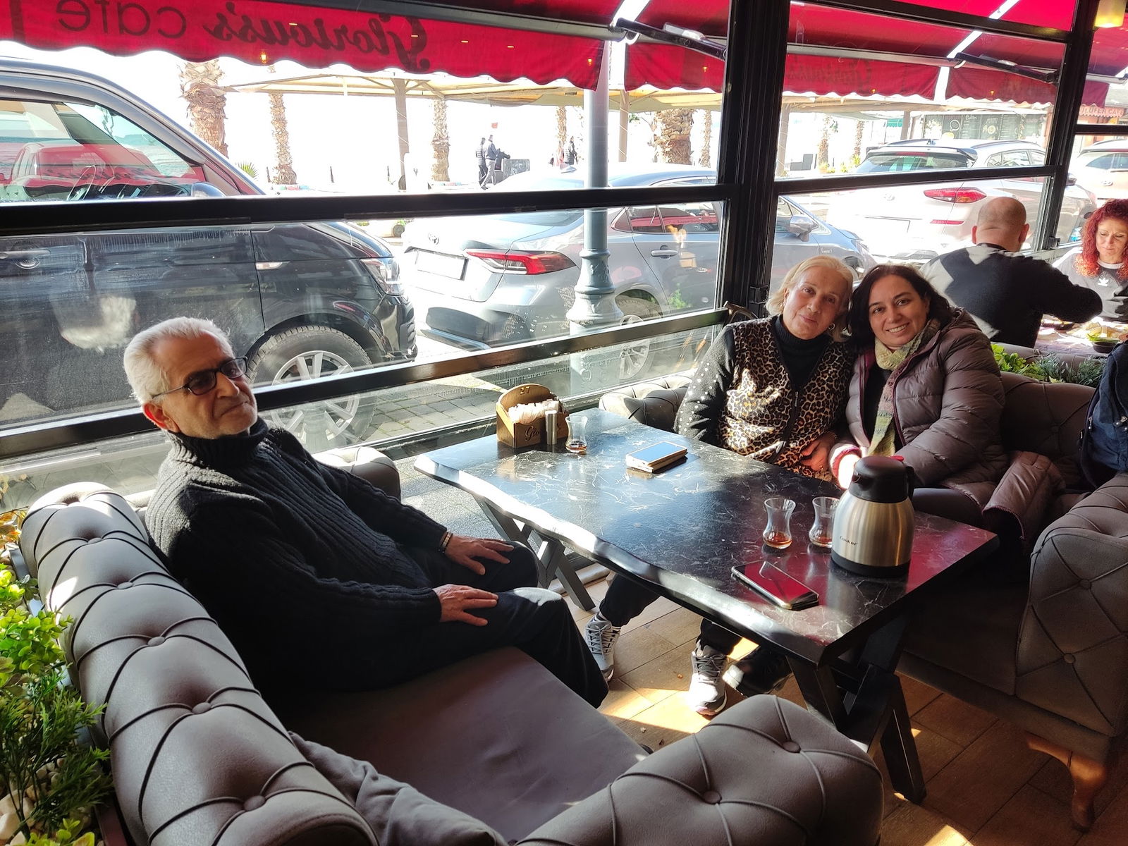 Glorious'S Cafe & Restaurant