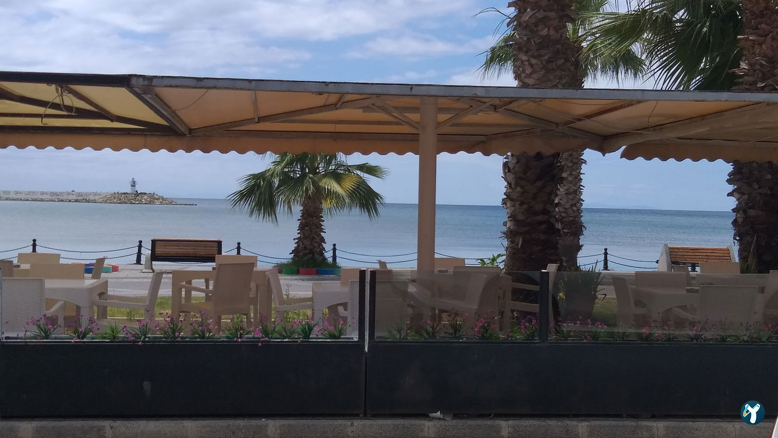 Glorious'S Cafe & Restaurant