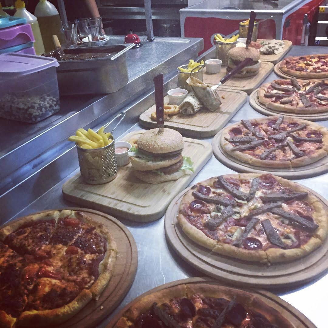 Glorious'S Cafe & Restaurant