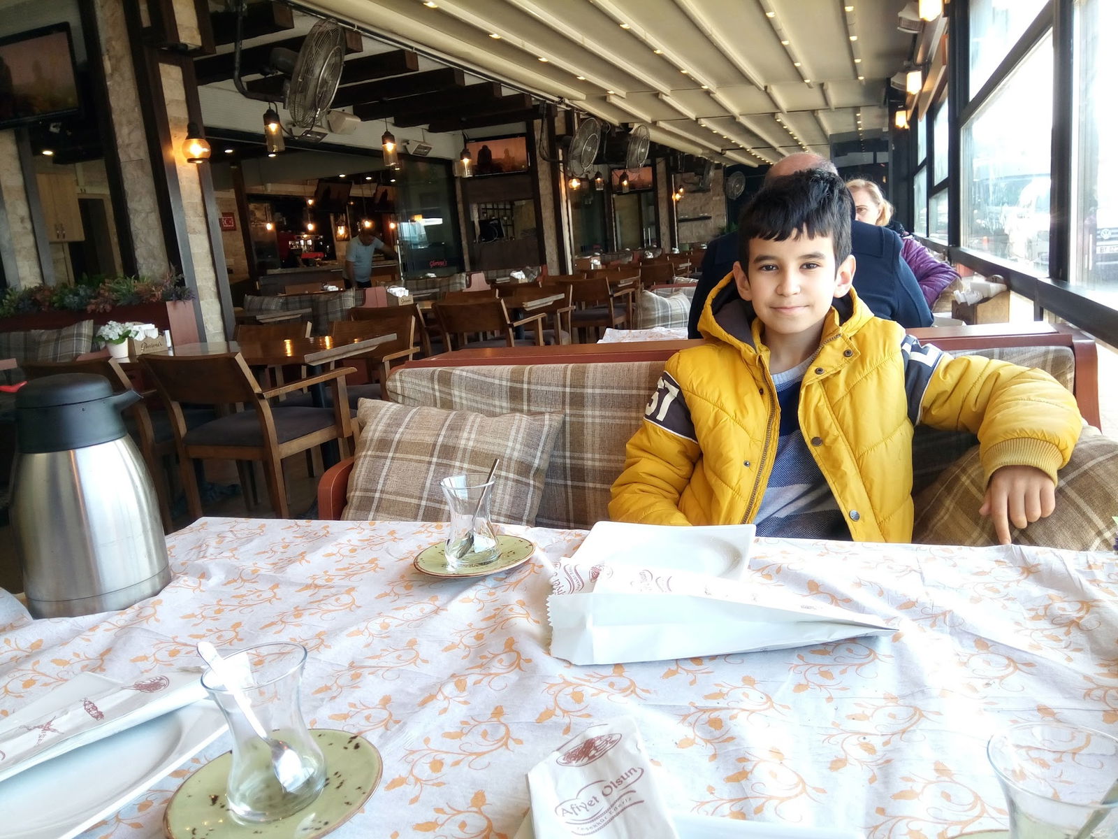 Glorious'S Cafe & Restaurant