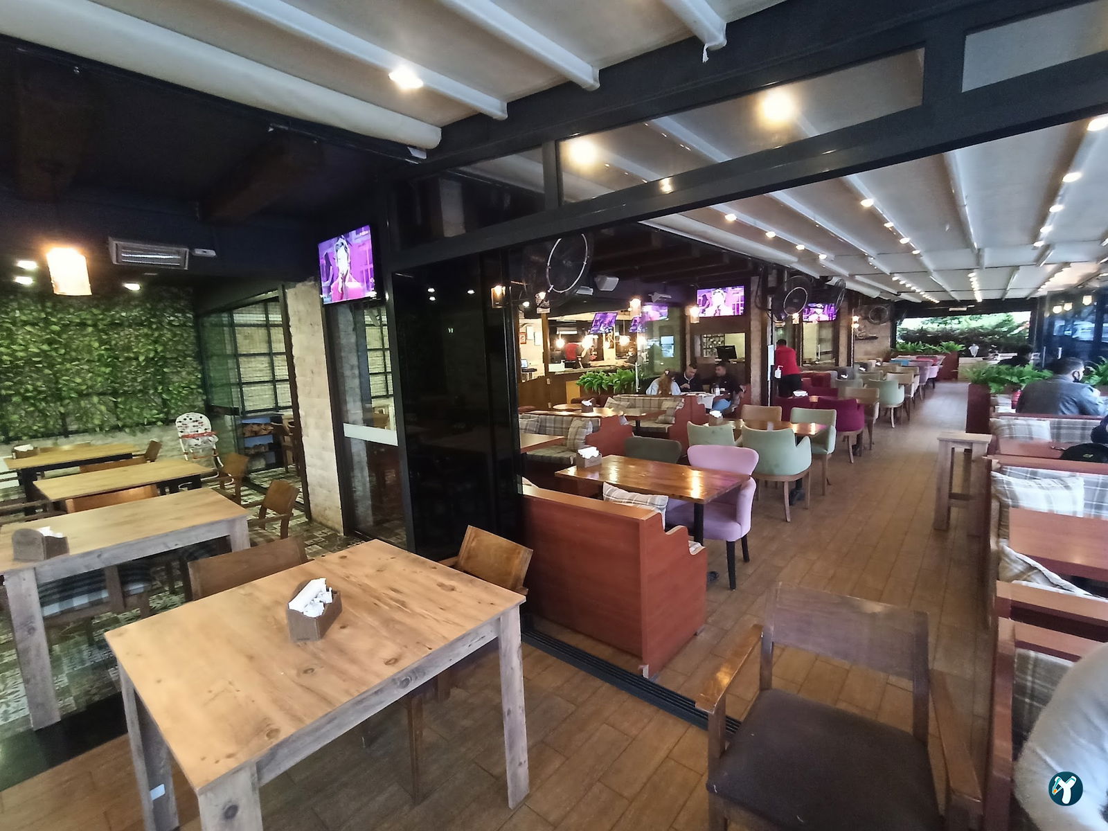 Glorious'S Cafe & Restaurant