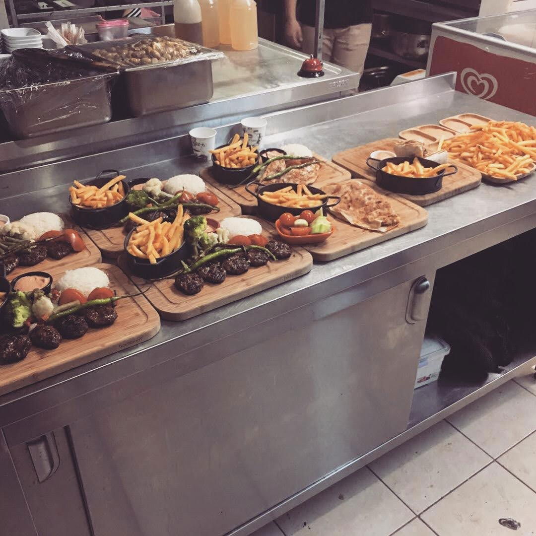 Glorious'S Cafe & Restaurant