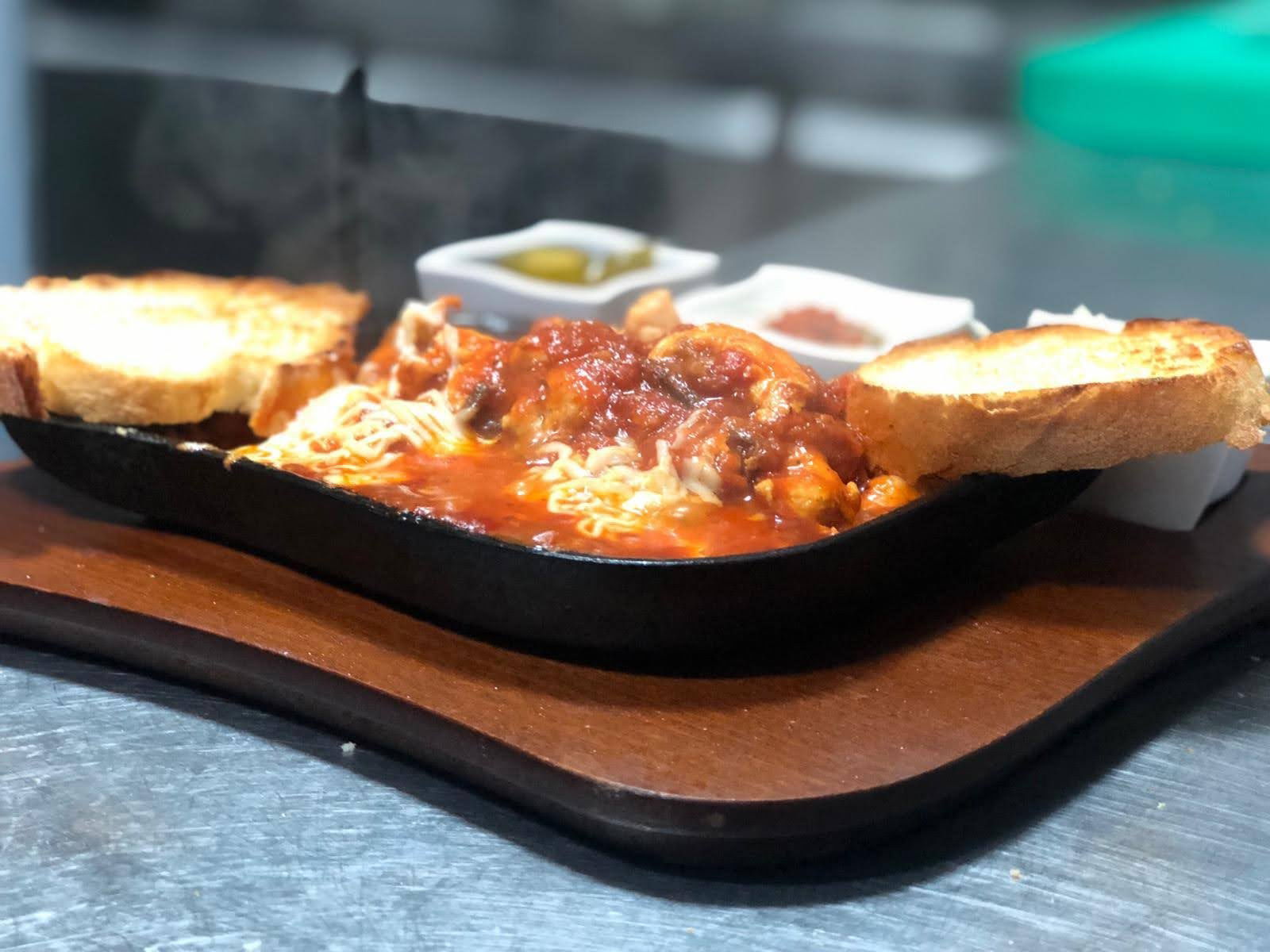 Glorious'S Cafe & Restaurant