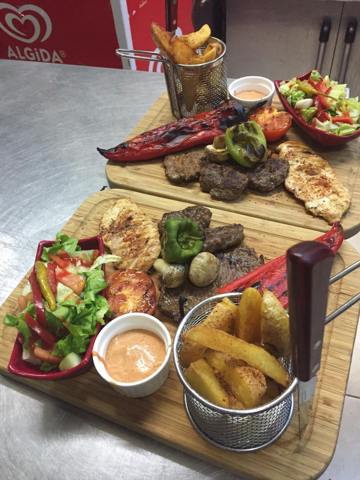 Glorious'S Cafe & Restaurant