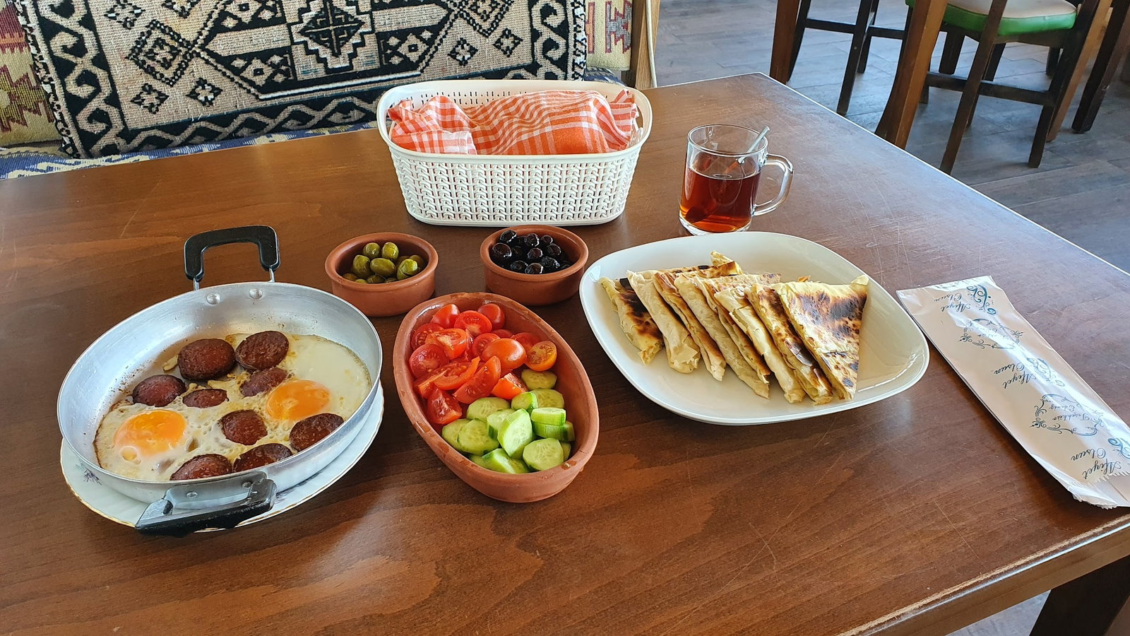 Badem Kahvaltı Ve Gözleme Evi