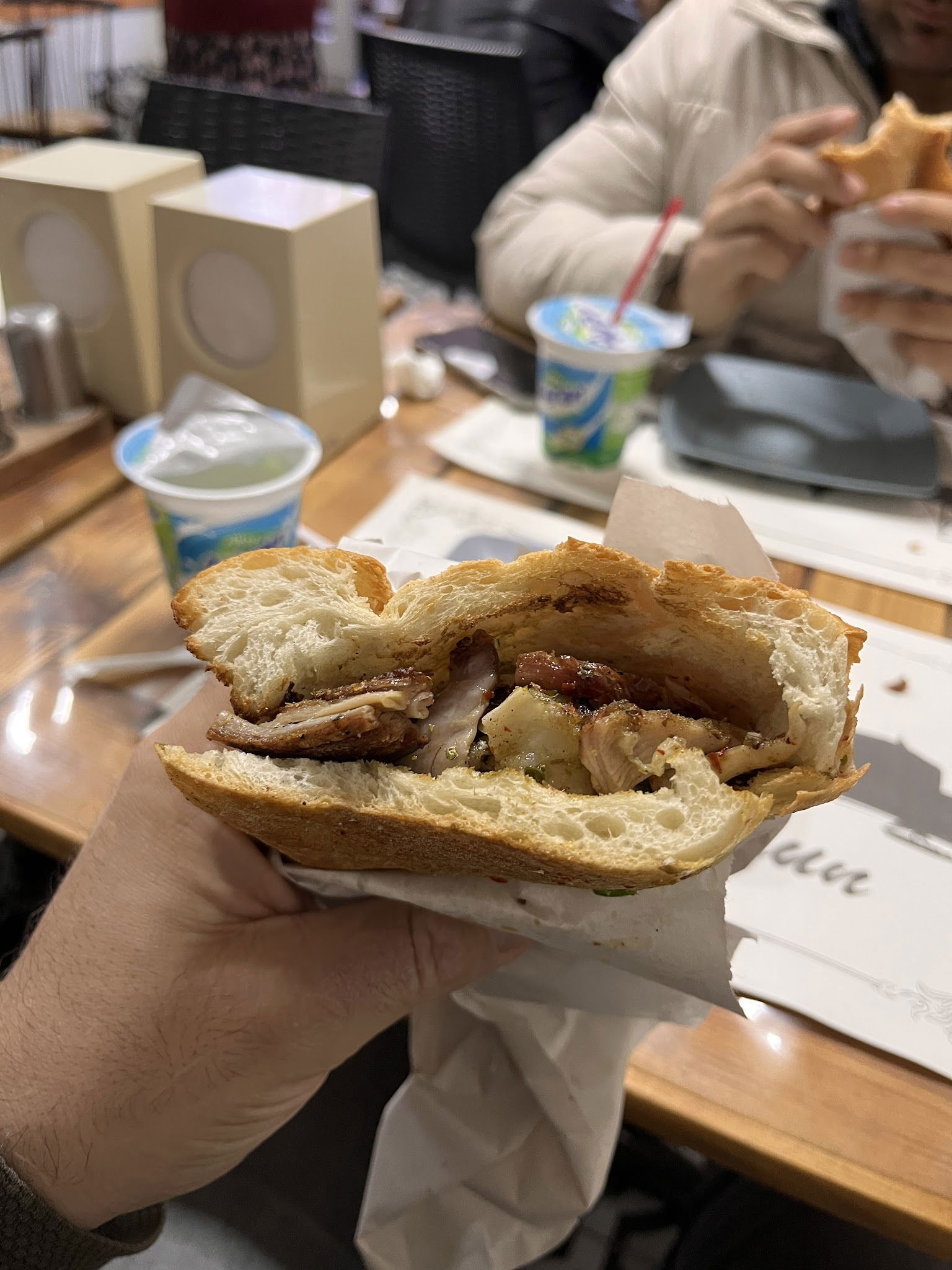 Palanın Yeri Köfte Salonu