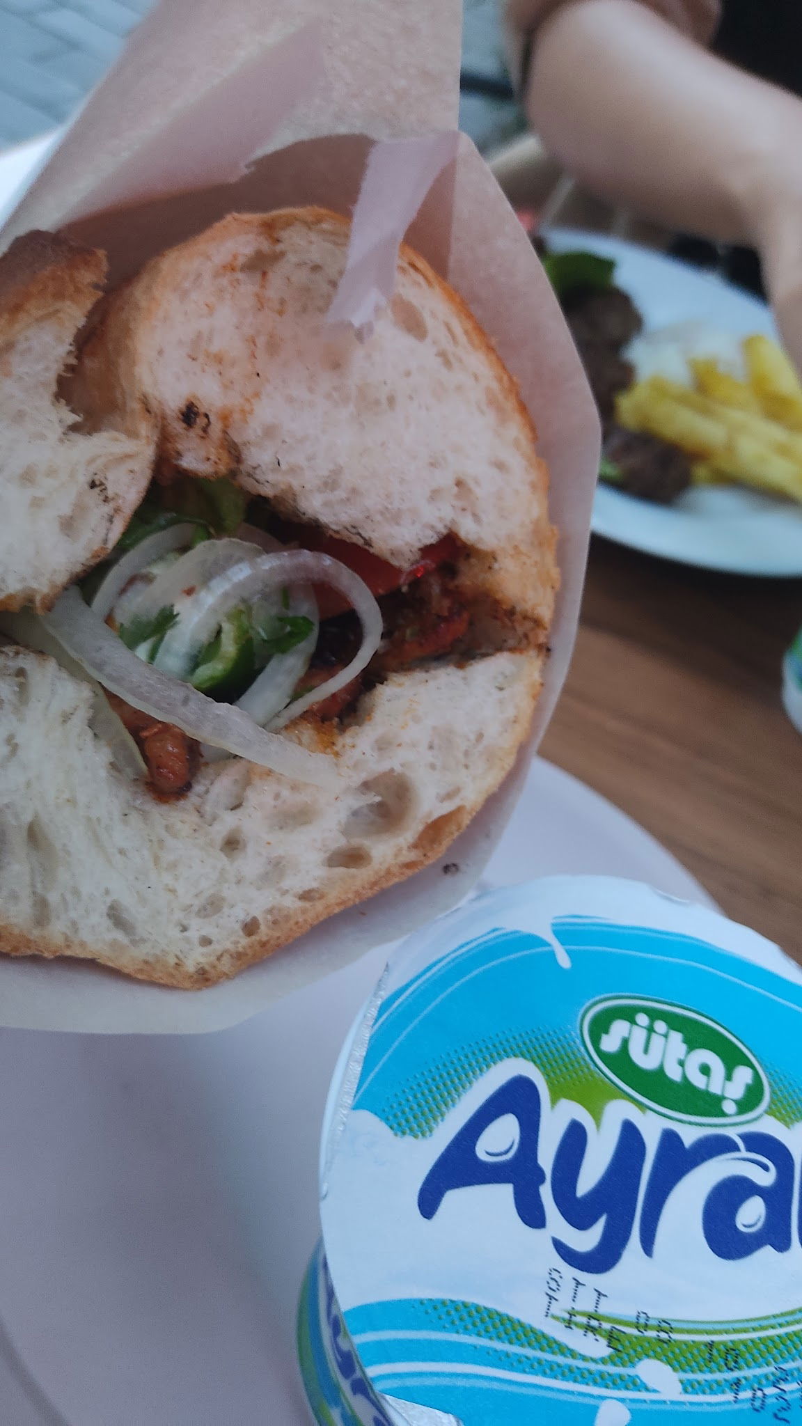 Palanın Yeri Köfte Salonu