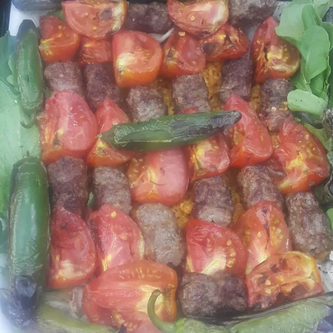 Urfali İki̇zler Dürüm Evi̇ Ve Kebap Salonu