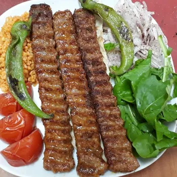 Urfali İki̇zler Dürüm Evi̇ Ve Kebap Salonu resimleri